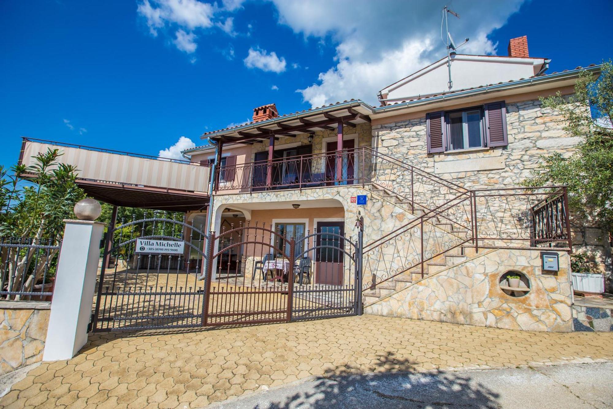 Villa Michelle Karojba Exterior foto