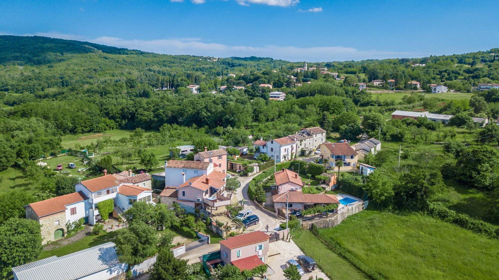 Villa Michelle Karojba Exterior foto